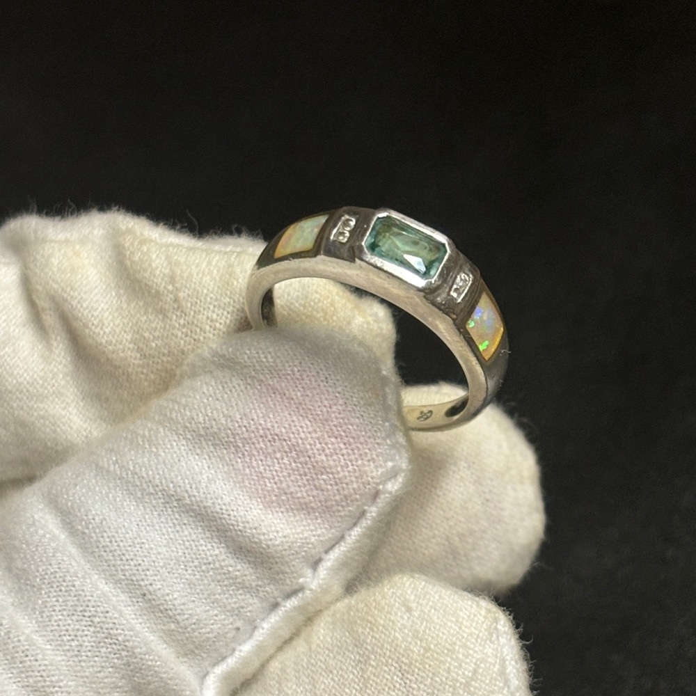 Vintage Sterling 925 silver opal & green stone ring size 8.5